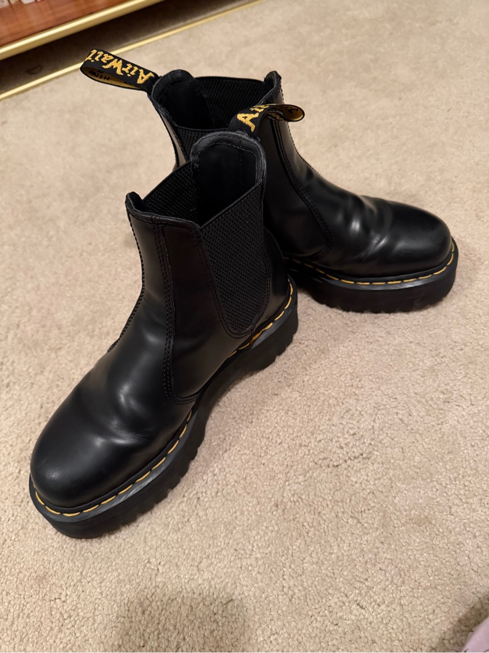 Dr. Martens 2976 SMOOTH LEATHER PLATFORM CHELSEA BOOTS